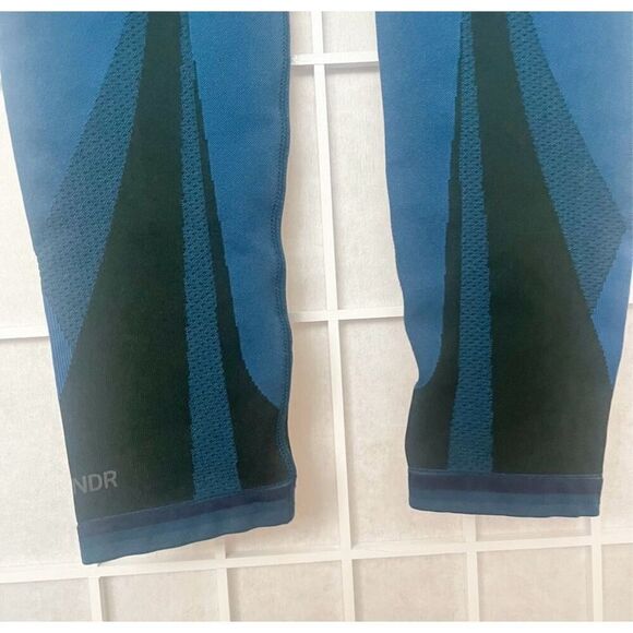 LNDR "All Seasons" Compression High Waisted Active Leggings XS/S excellent condi - Picture 13 of 14